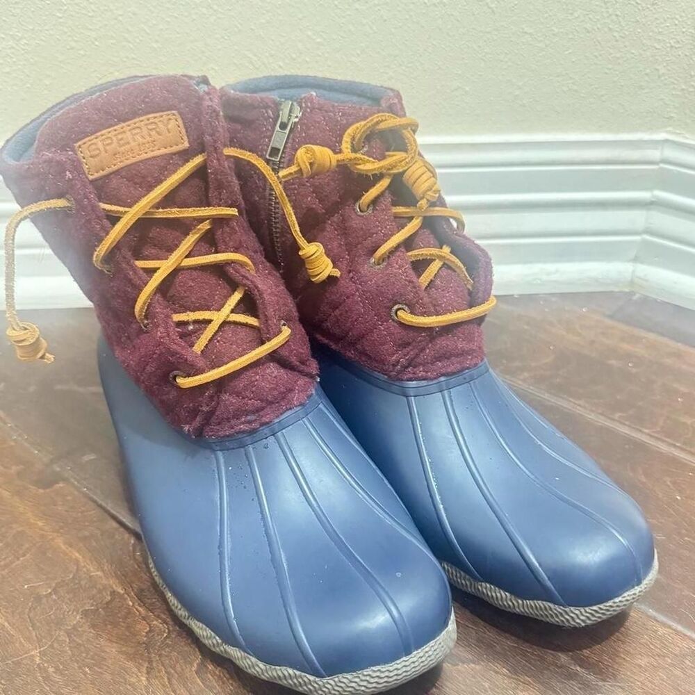 Sperry Saltwater Duck Boots Burgundy Navy Quilted Wool Size 11.